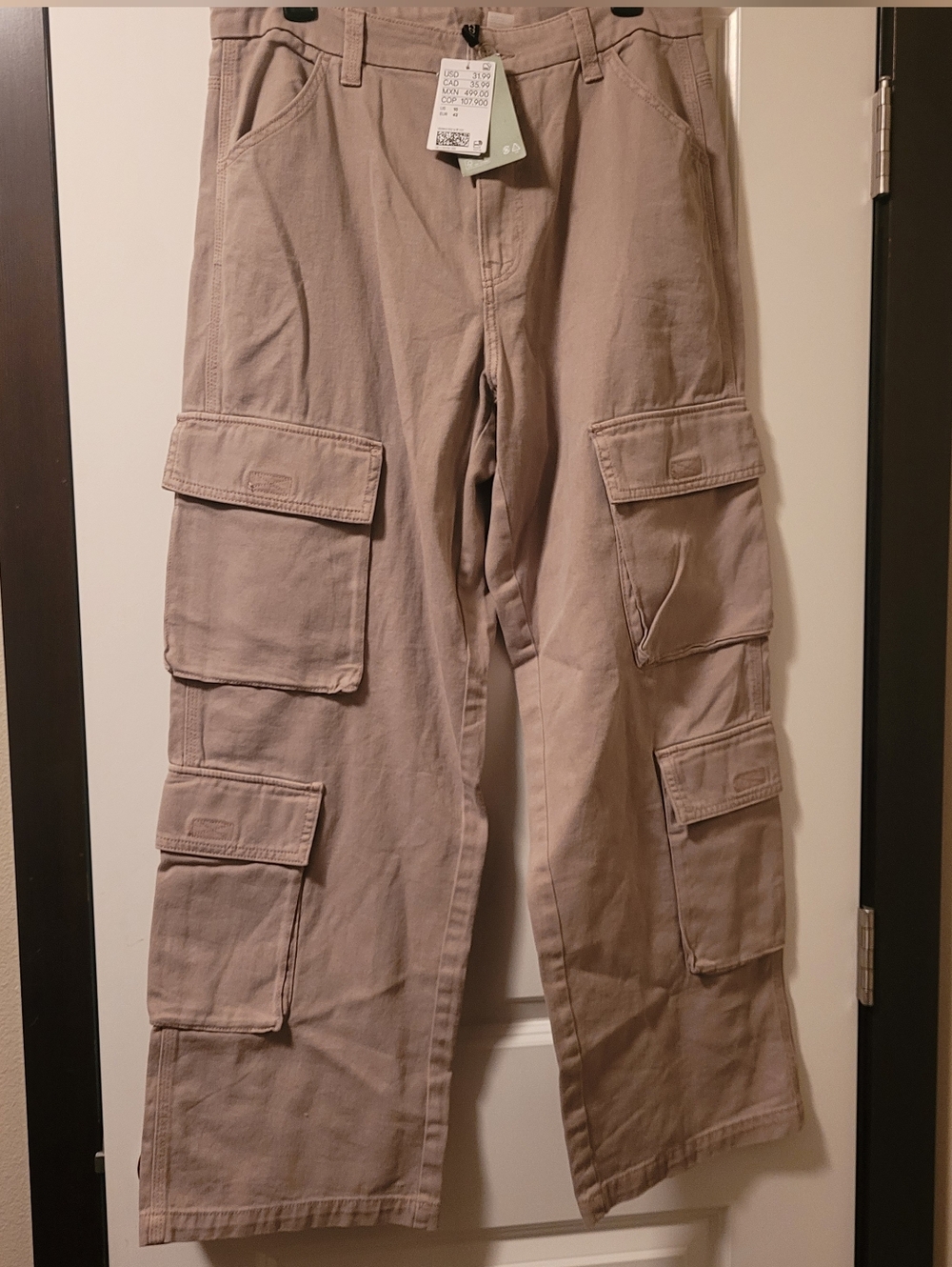 Divided Wide Leg Cargo Pants in Beige